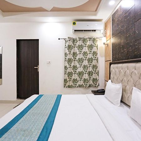 Aero Home Stay- Bed & Breakfast New Delhi Luaran gambar